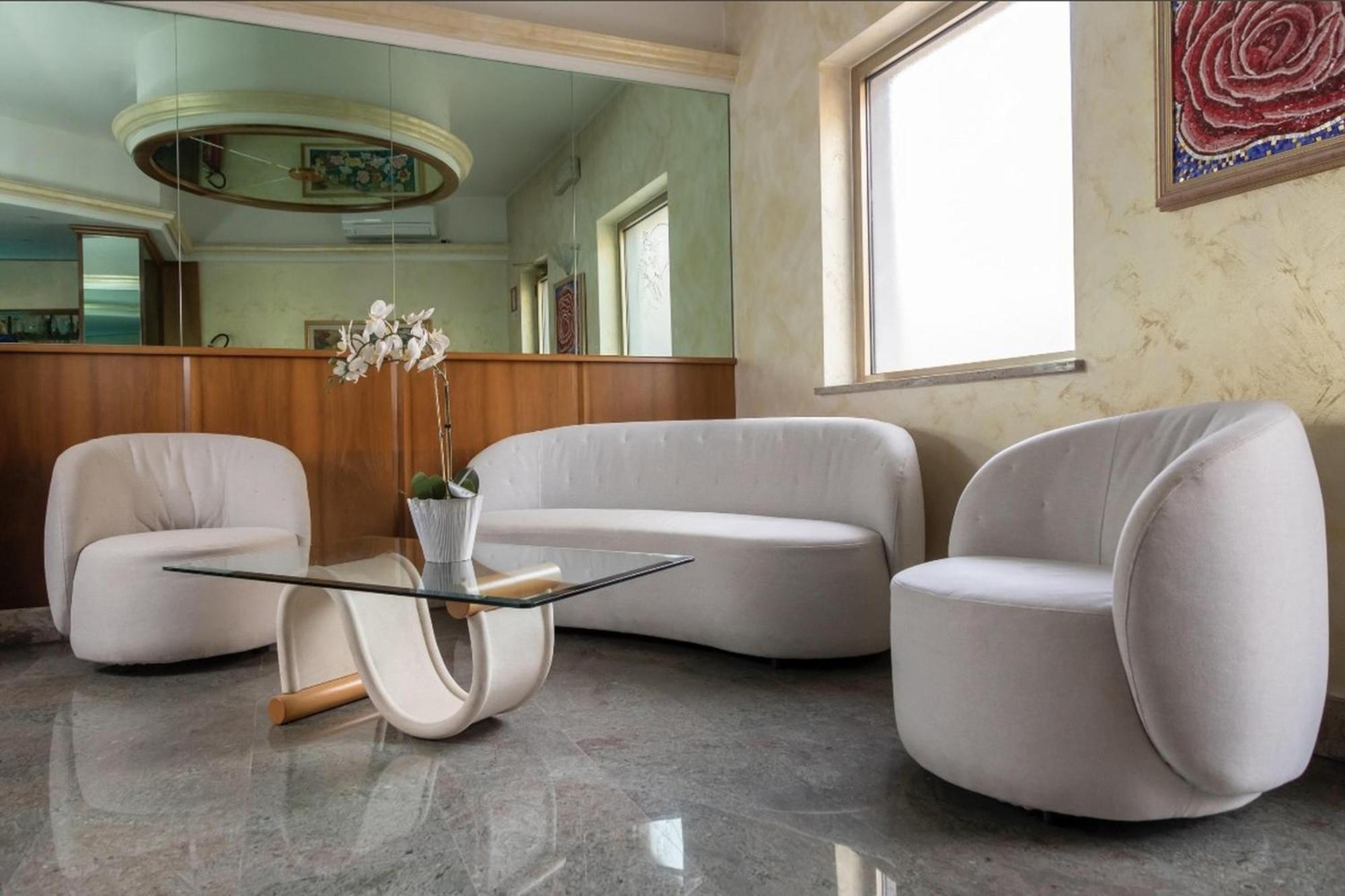 Excelsior Hotel 3*