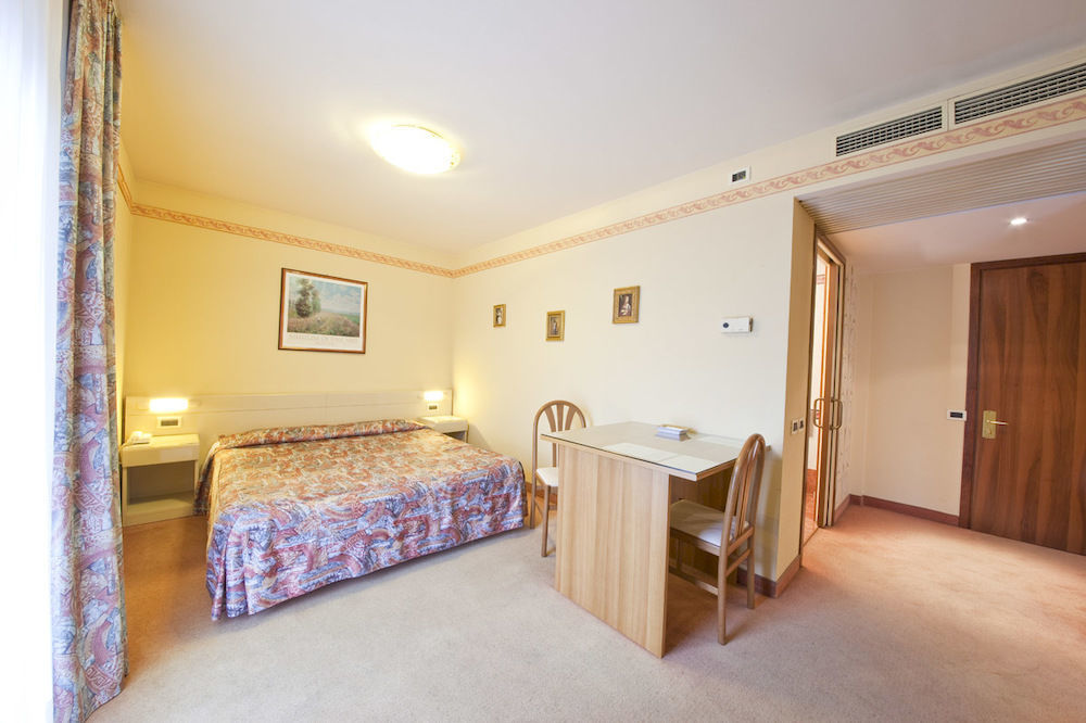 Hotel Excelsior 3*